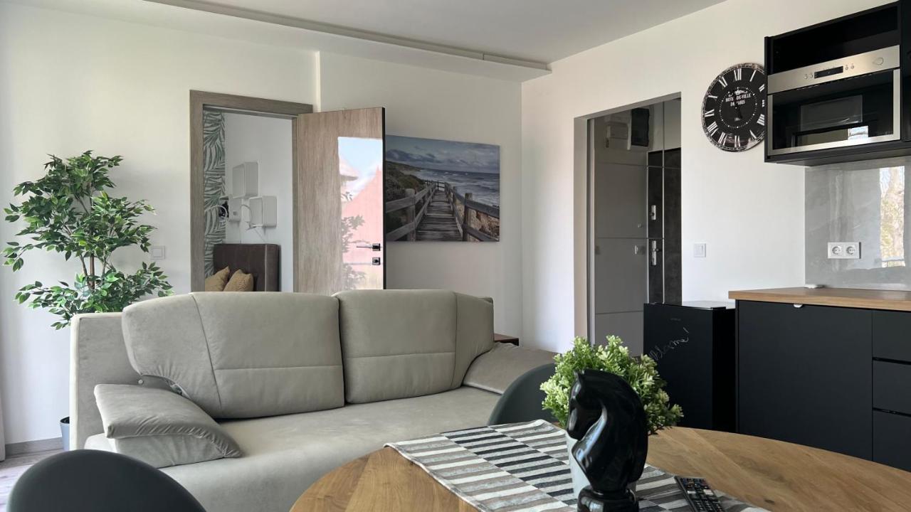 שיופוק Villa Bauhaus Wellness Apartman 202 מראה חיצוני תמונה