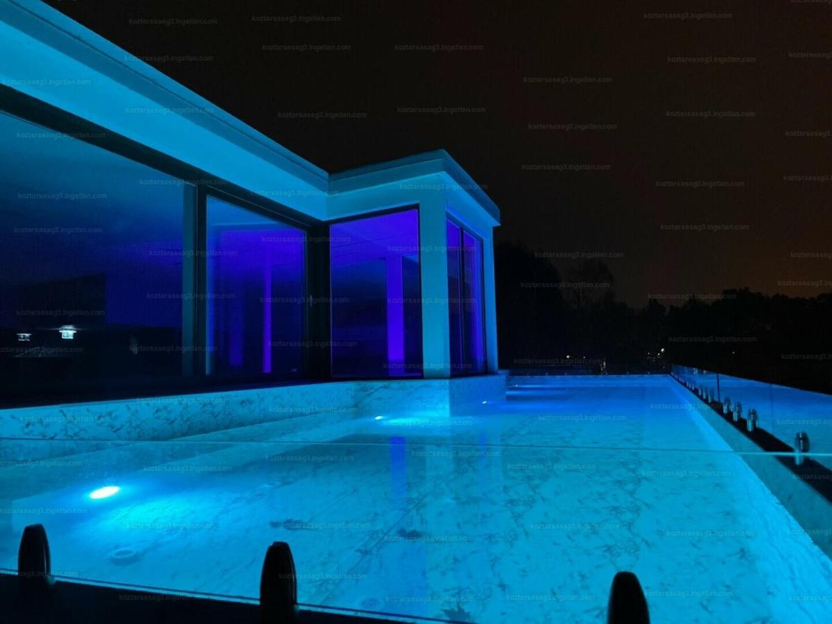 שיופוק Villa Bauhaus Wellness Apartman 202 מראה חיצוני תמונה