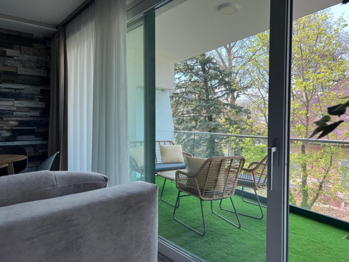 שיופוק Villa Bauhaus Wellness Apartman 202 מראה חיצוני תמונה