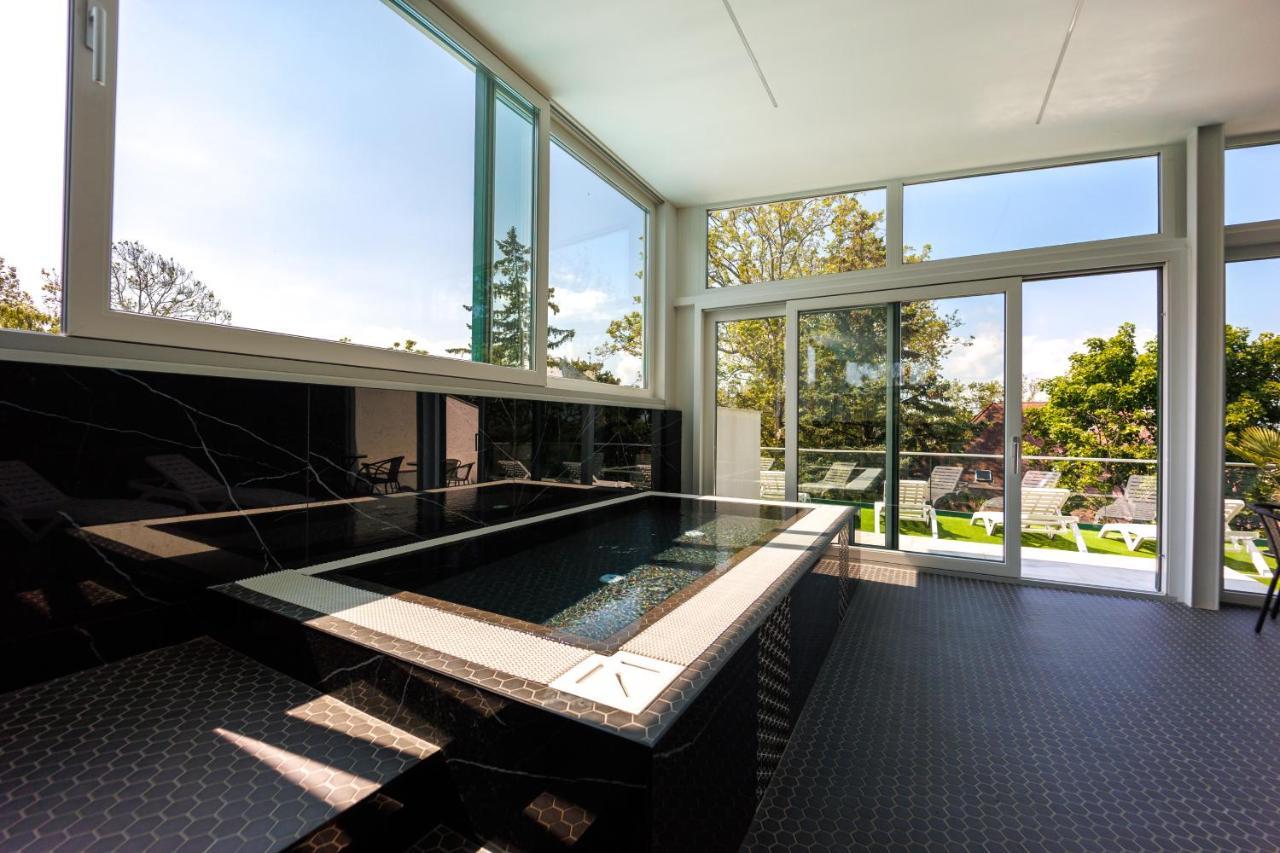 שיופוק Villa Bauhaus Wellness Apartman 202 מראה חיצוני תמונה